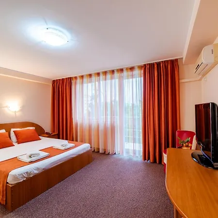 호텔 Giulia - Locatie Centrala 3*