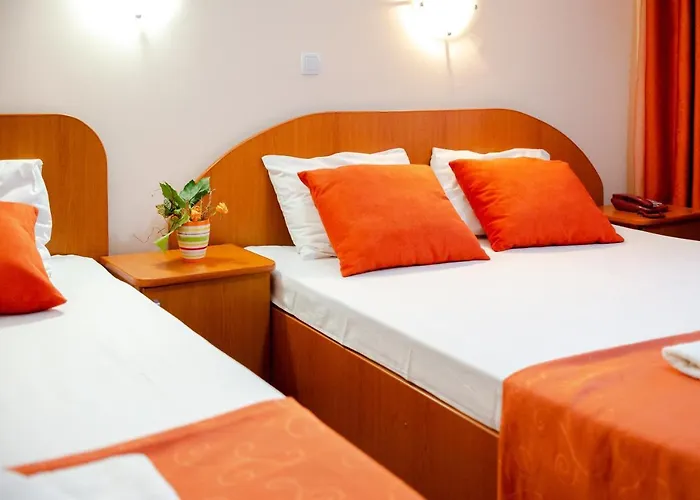 Giulia - Locatie Centrala 3* Eforie Nord